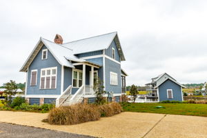 1 Exterior (2 of 6)