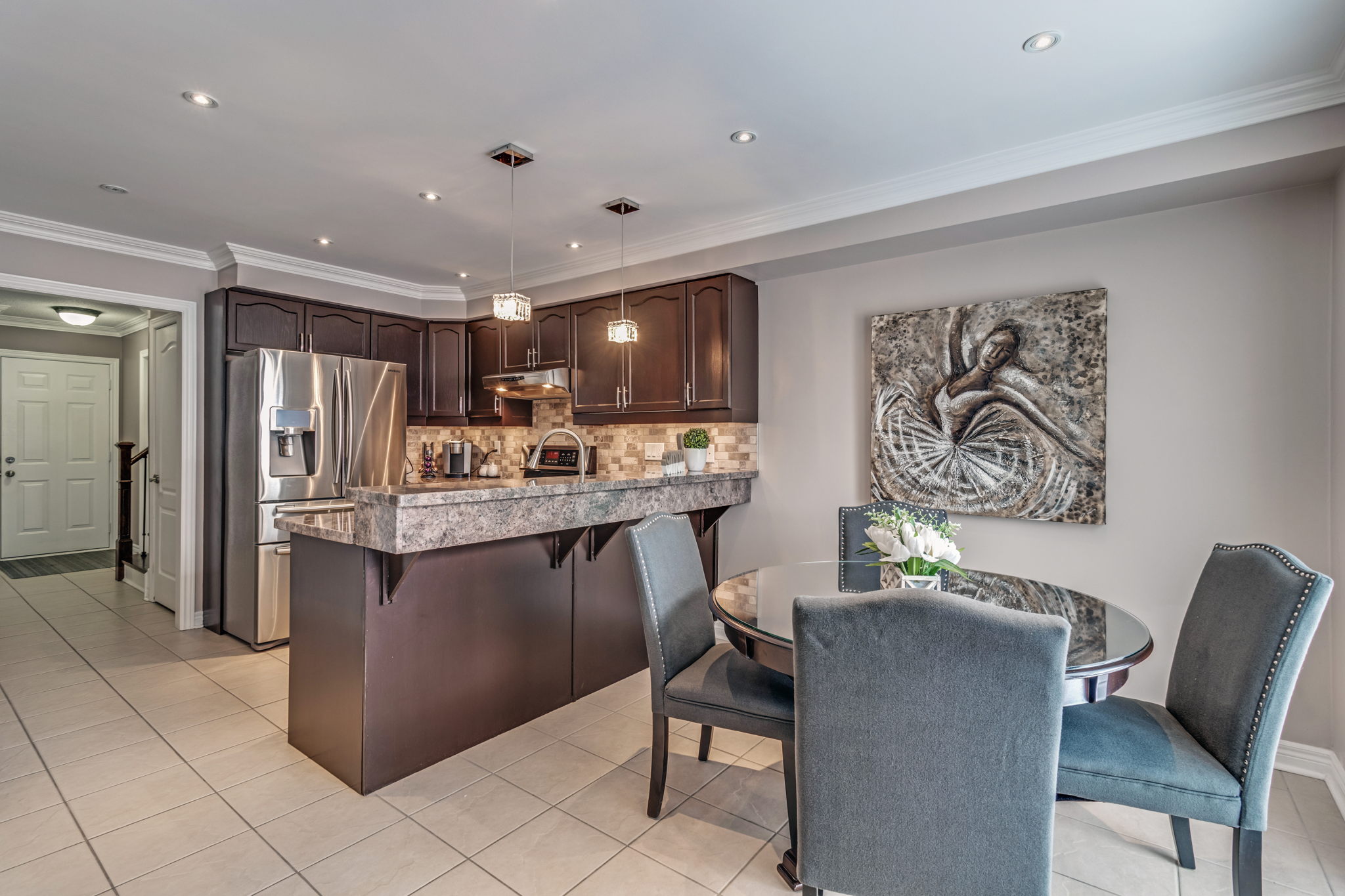 Kitchen/Breakfast Area