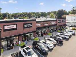 Nearby shopping : Trader Joe's, ShopRite, Stop & Shop, Crumbl, Chipotle, local restaurants, shopping and everyday necessities are all close by, making it easy to get where you need to go without giving up the comfort of a residential setting.