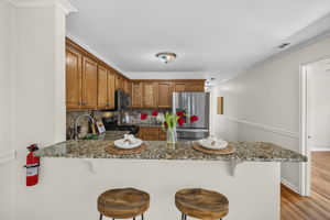 Breakfast Bar Sit or Stand up to 4 people