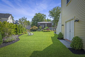 Double door entry from storage to the yard3