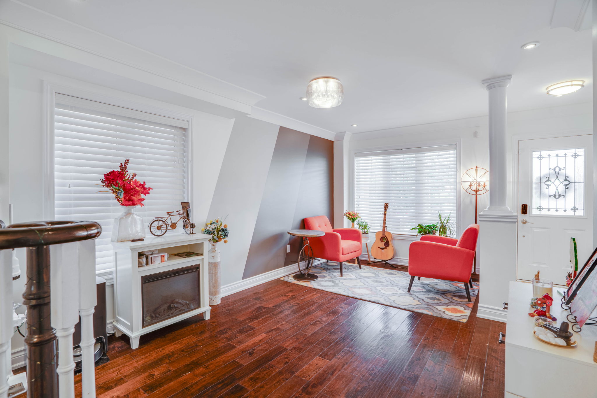 45 Royal Crown Rd Markham, ON L6E 1S4