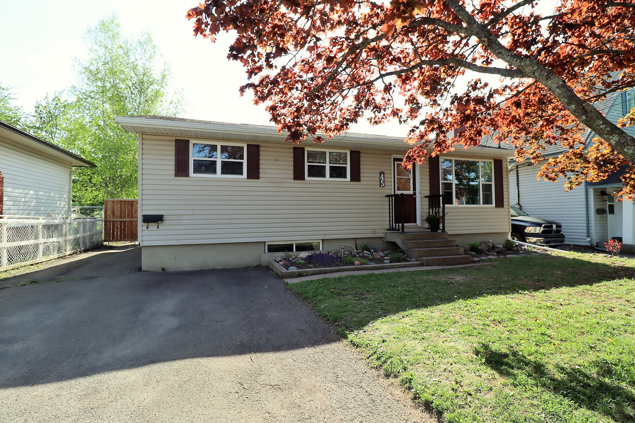 45 Second Ave, Moncton, NB E1C 7X9 PROPICSTA & MeasureMySpace