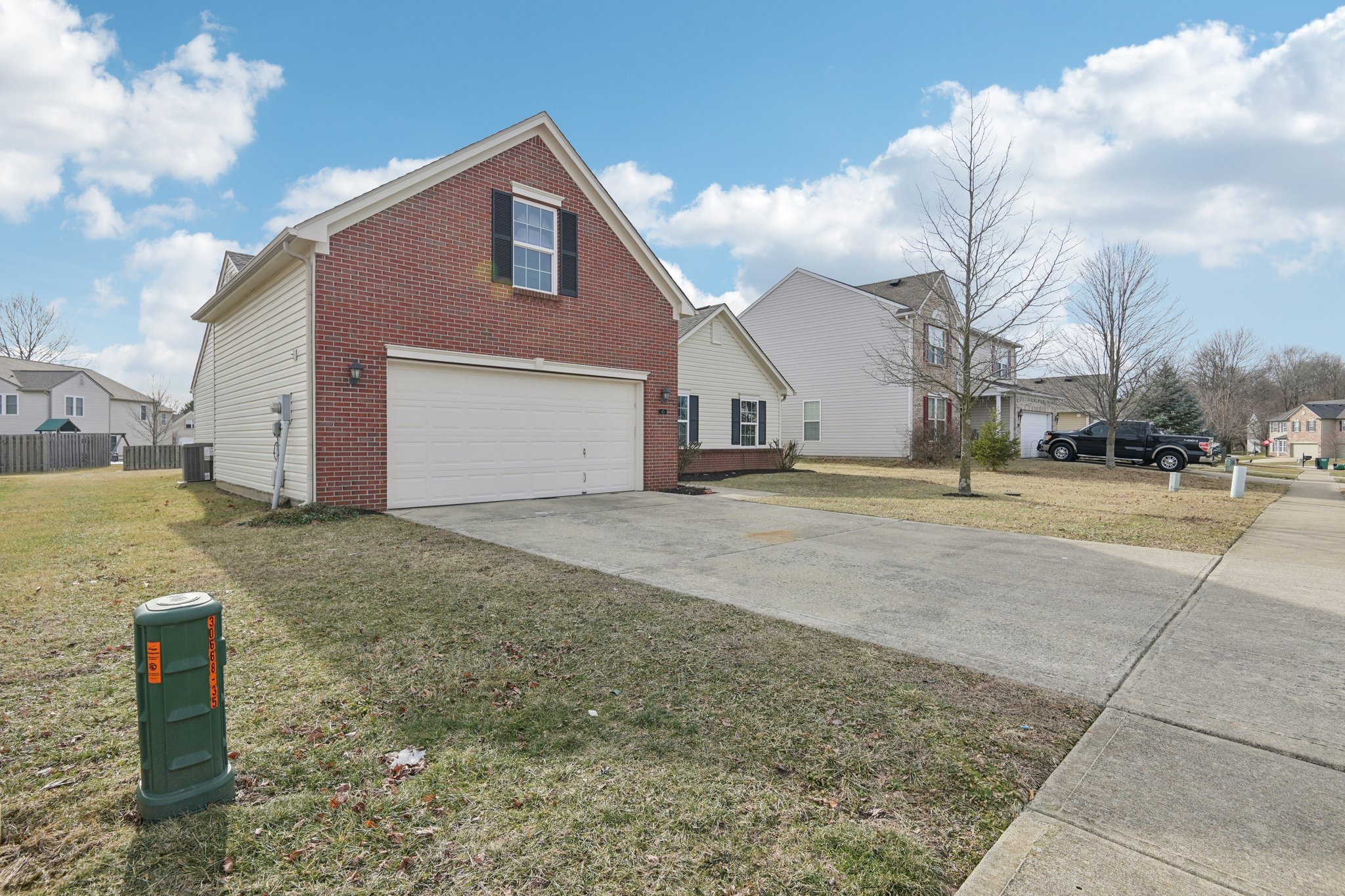 W Clear Lake Ln-S2301-002.jpg