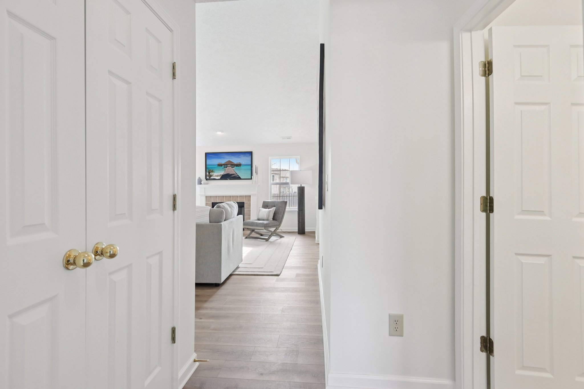 W Clear Lake Ln-S2301-005.jpg