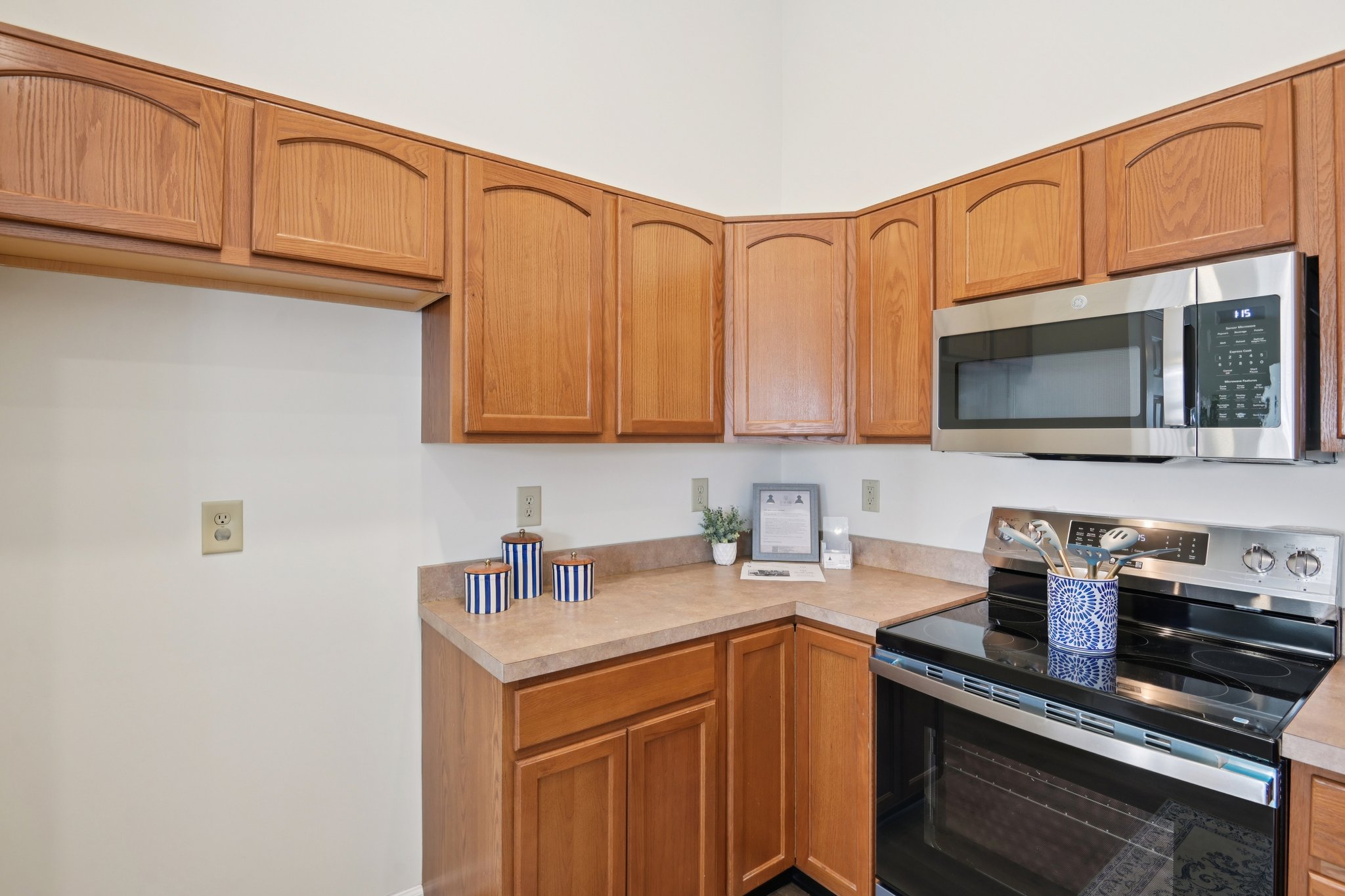 W Clear Lake Ln-S2301-019.jpg