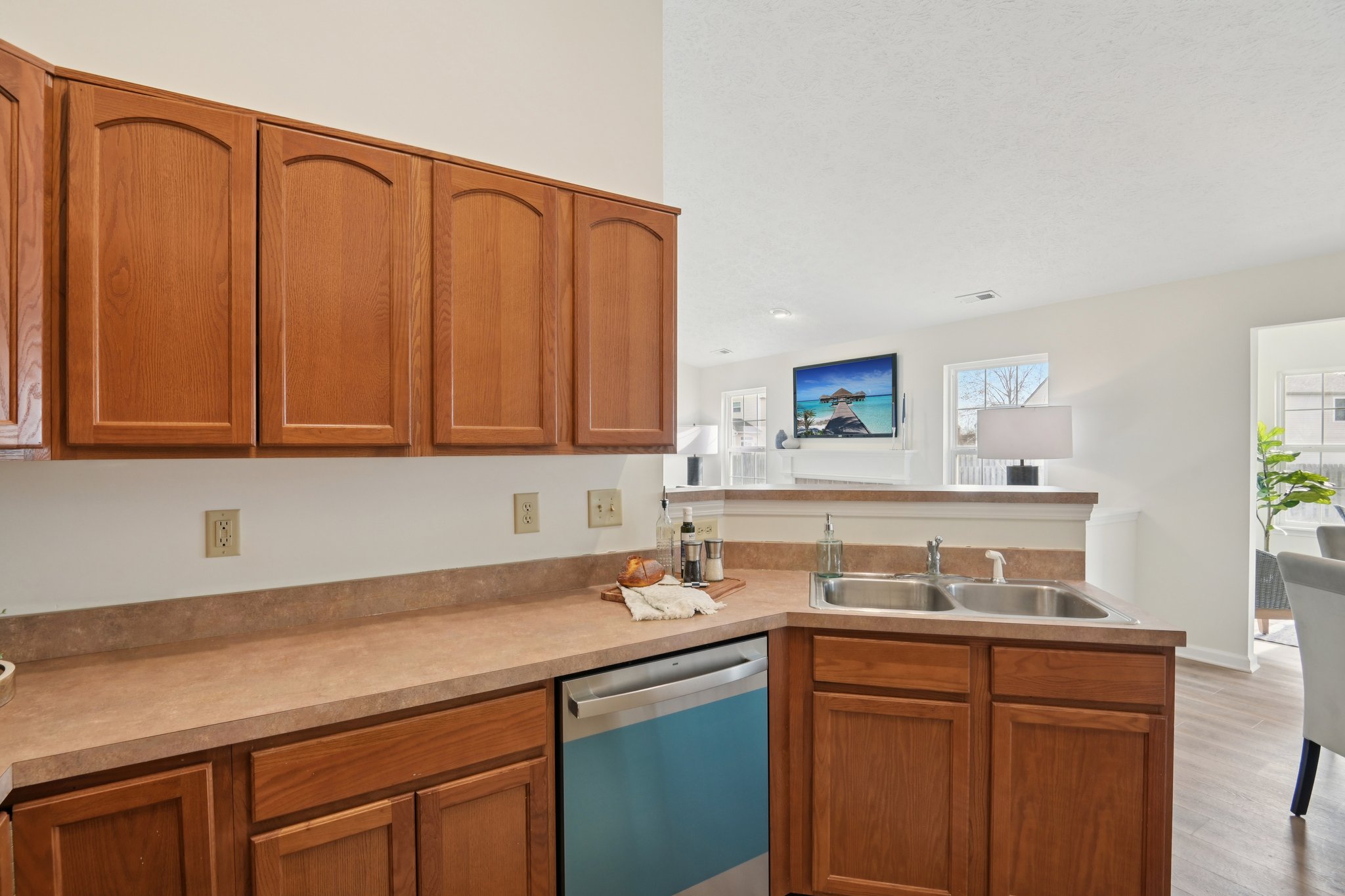 W Clear Lake Ln-S2301-020.jpg