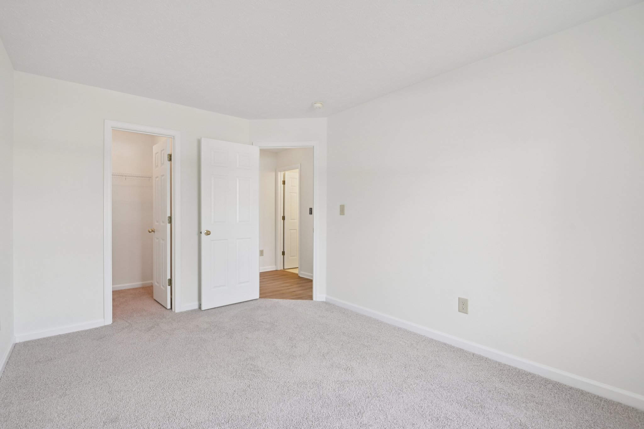 W Clear Lake Ln-S2301-046.jpg