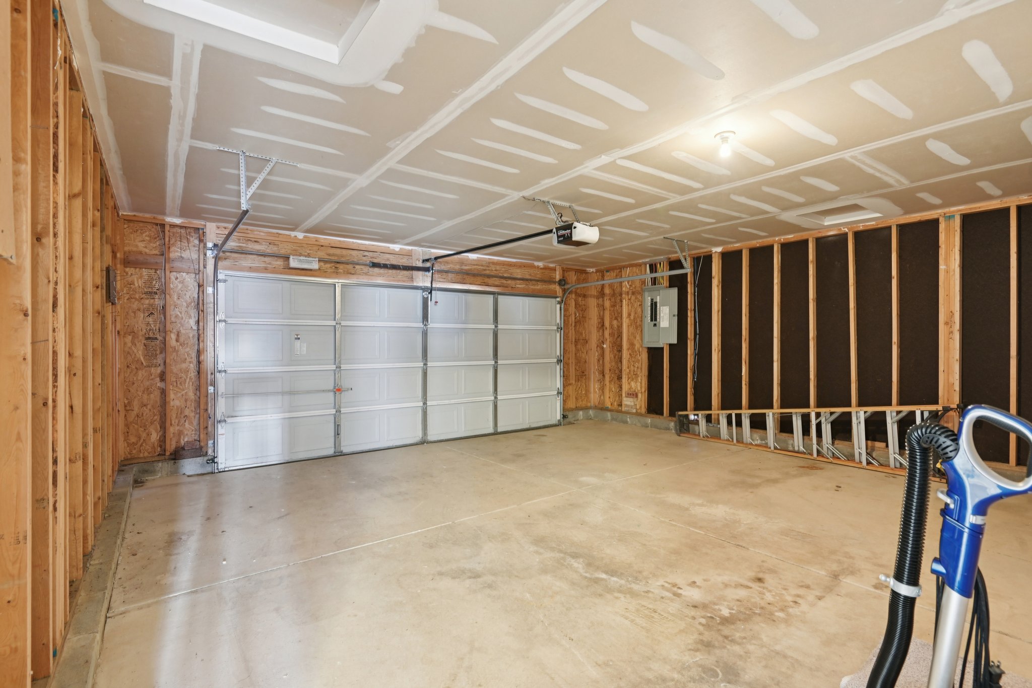 W Clear Lake Ln-S2301-047.jpg