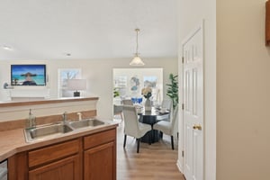 W Clear Lake Ln-S2301-021.jpg