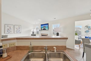 W Clear Lake Ln-S2301-022.jpg