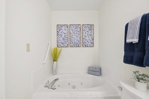 W Clear Lake Ln-S2301-031.jpg