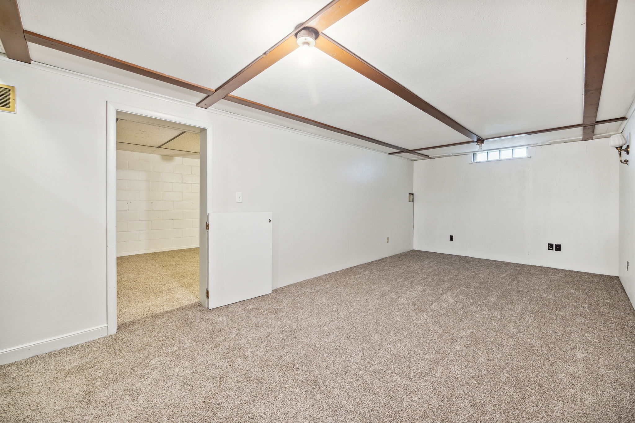 17_Interior