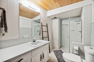 13_Interior