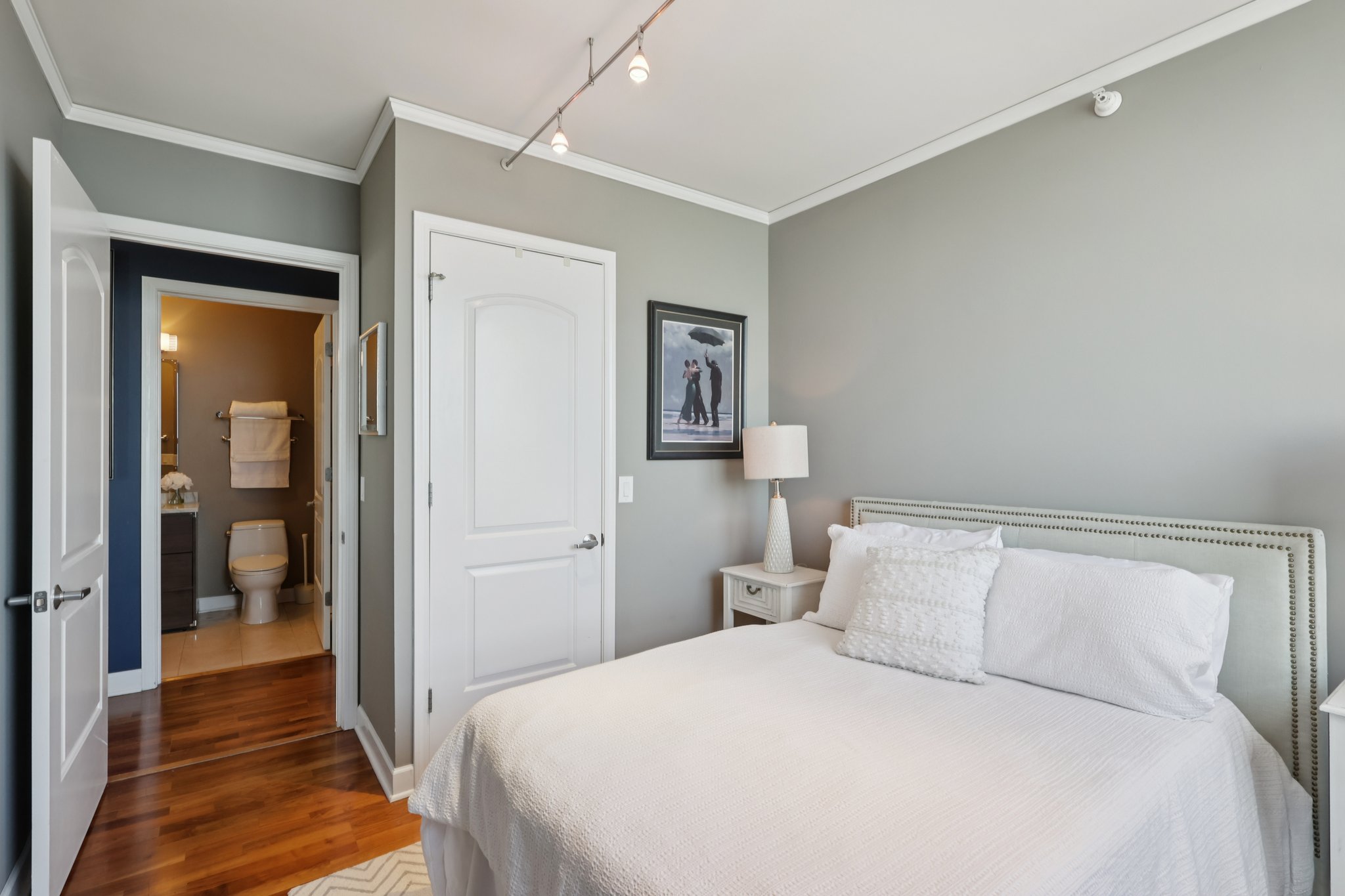 E Waterside Dr-S0312-015.jpg