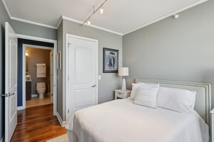 E Waterside Dr-S0312-015.jpg