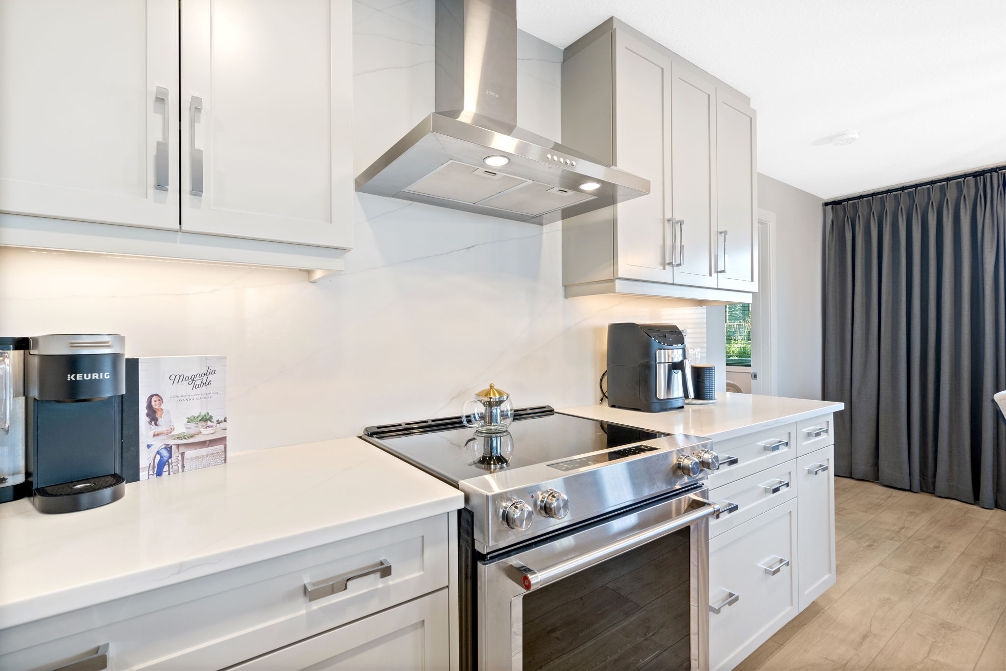 450 Kincora Glen Rd NW, Calgary, AB T3R 1S2 Bolt Visuals 450 Kincora Glen Rd NW, Calgary, AB T3R 1S2 Bolt Visuals
