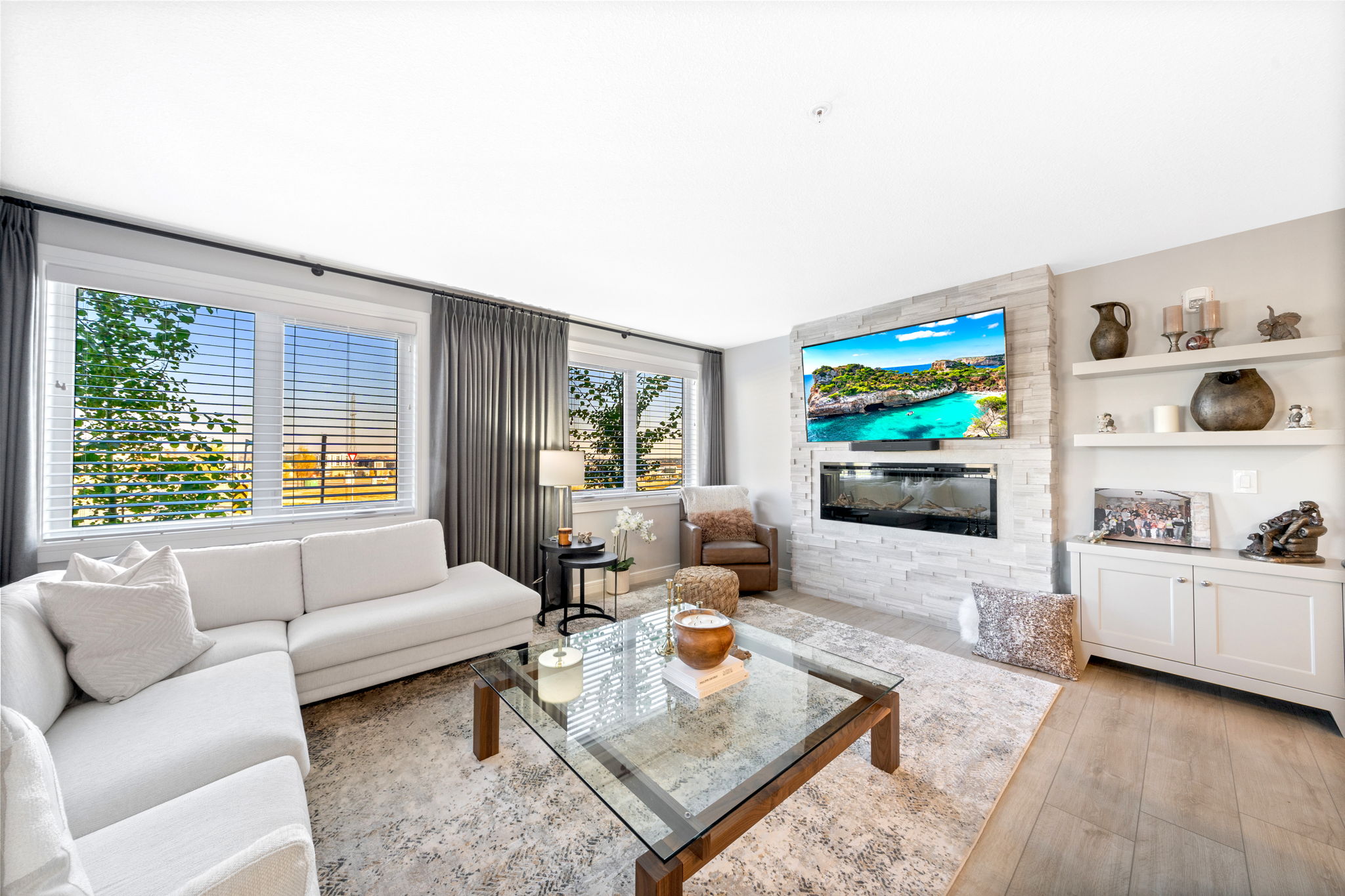 450 Kincora Glen Rd NW, Calgary, AB T3R 1S2 Bolt Visuals 450 Kincora Glen Rd NW, Calgary, AB T3R 1S2 Bolt Visuals