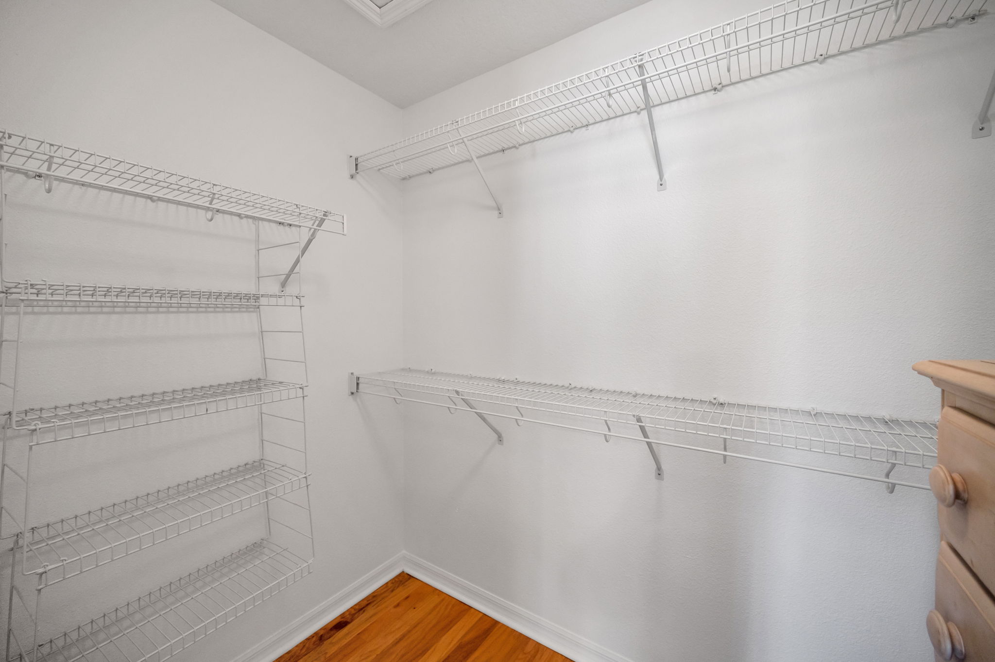 Master Bedroom Walk-in Closet1a