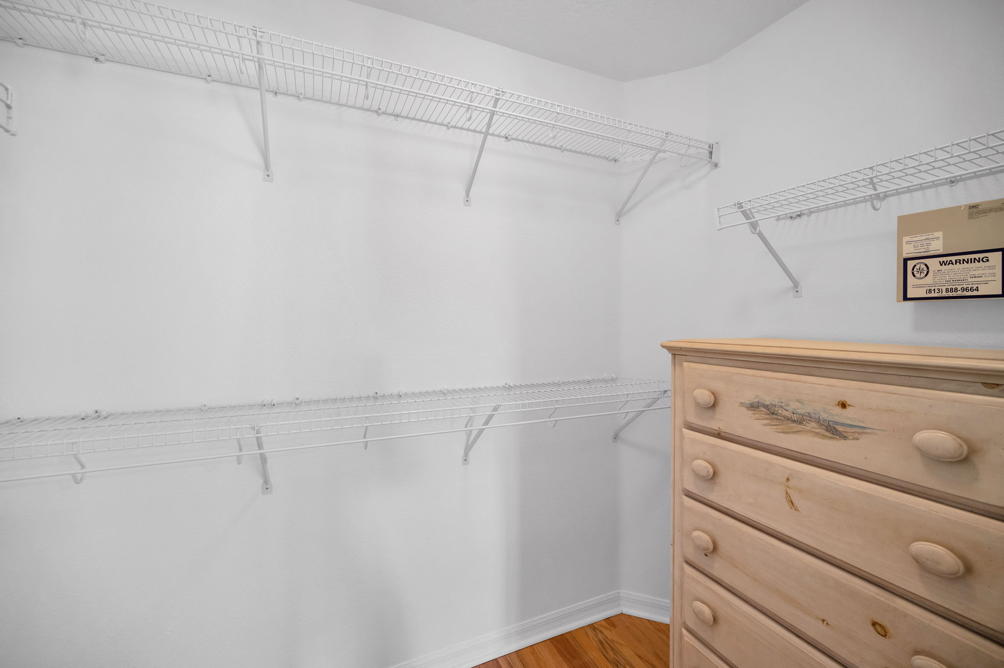 Master Bedroom Walk-in Closet1b