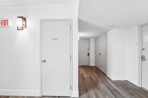 S Gulfview Blvd 703-S1205-004.jpg