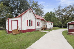  Photo 8