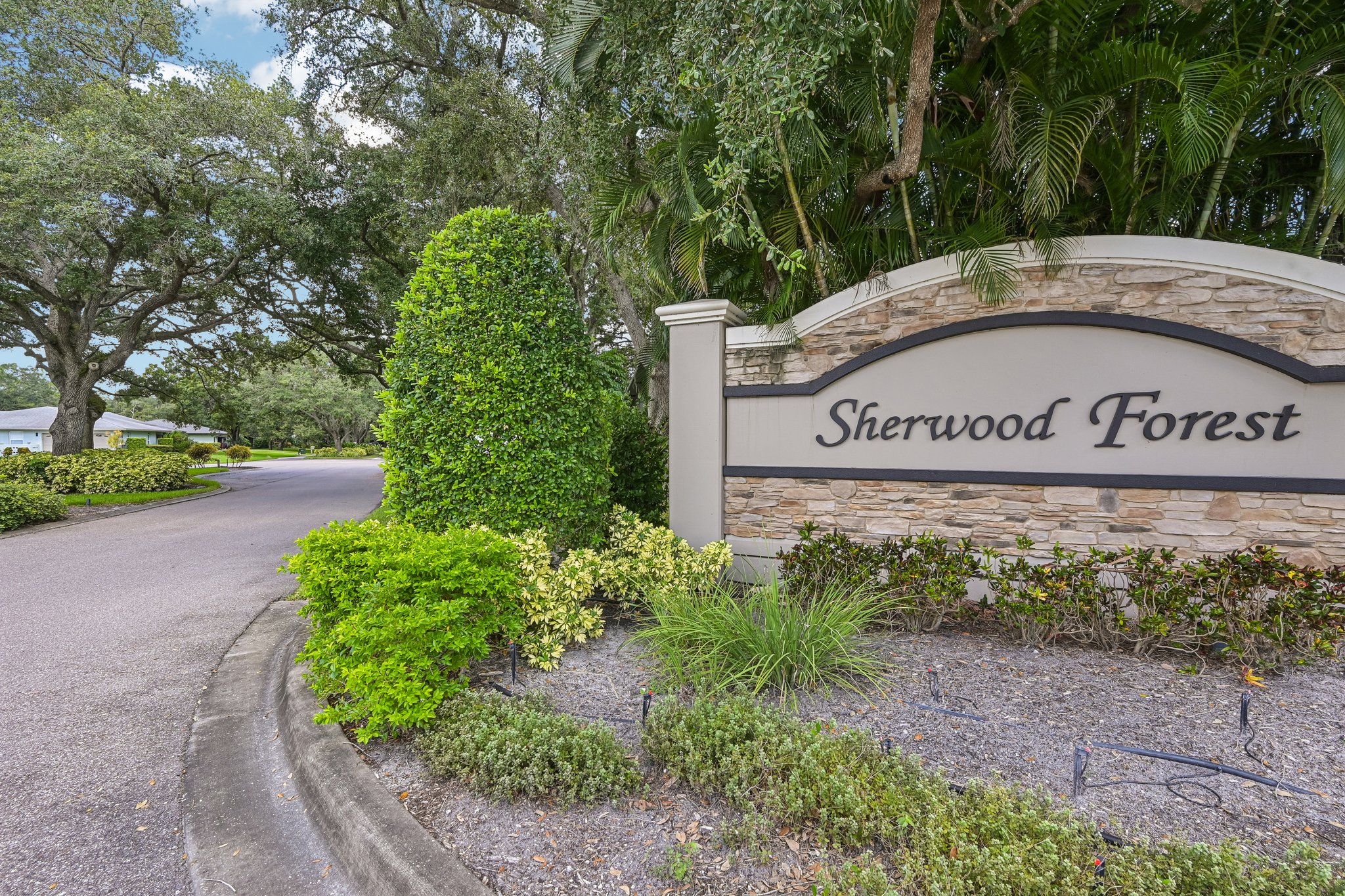 Friar Tuck Ln-S0209-046.jpg