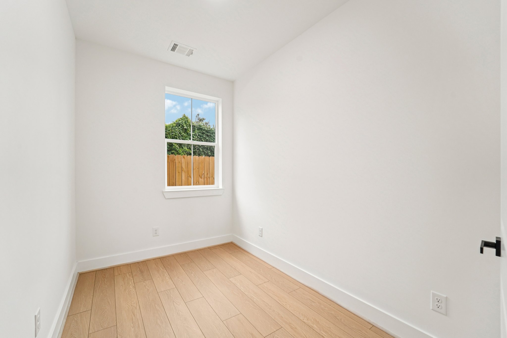 Terry St-L0705-019.jpg