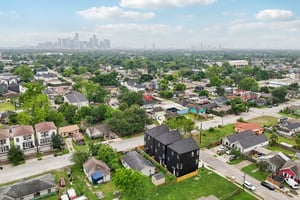 Terry St-L0805-012.jpg