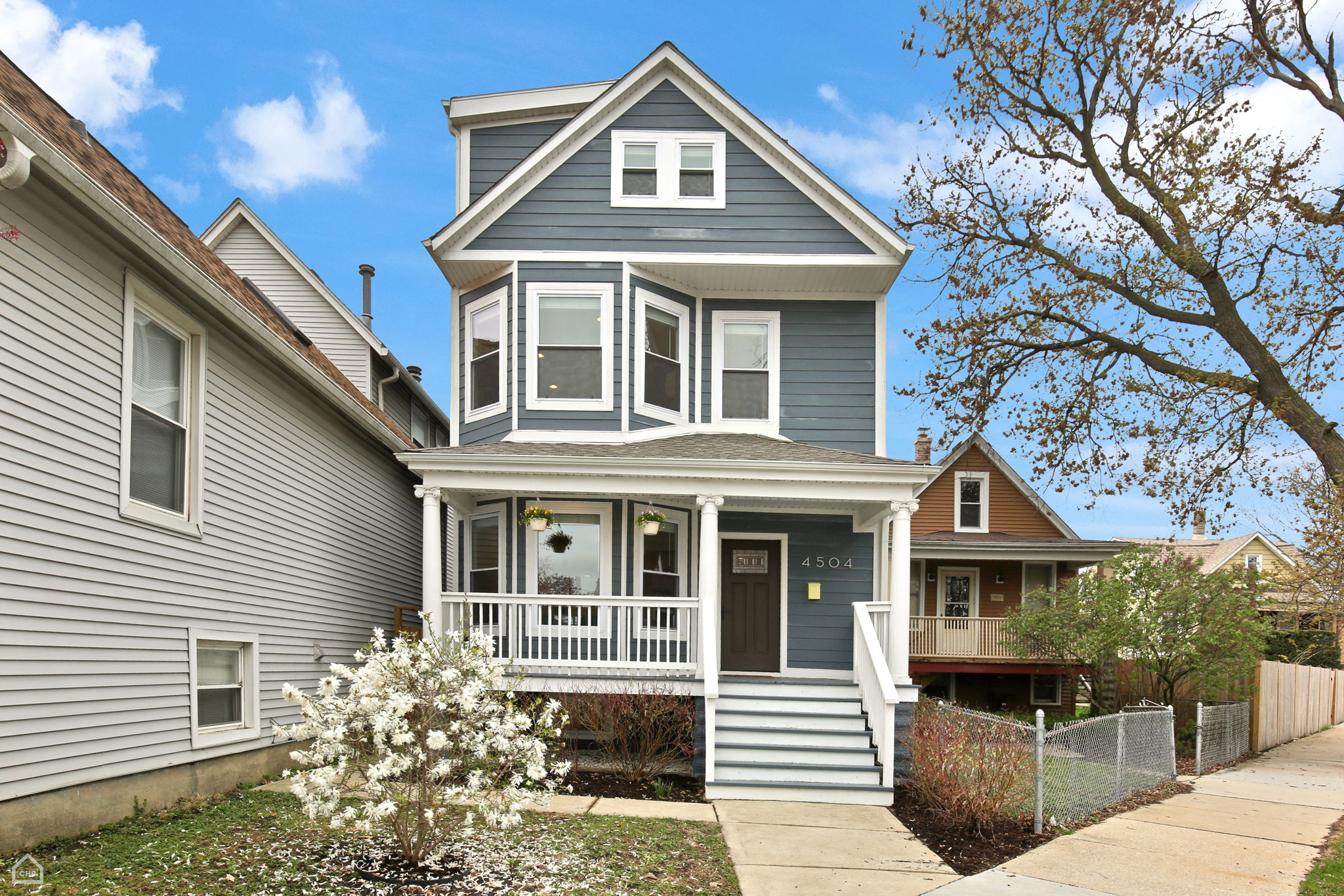 4504 N Keokuk Ave_001