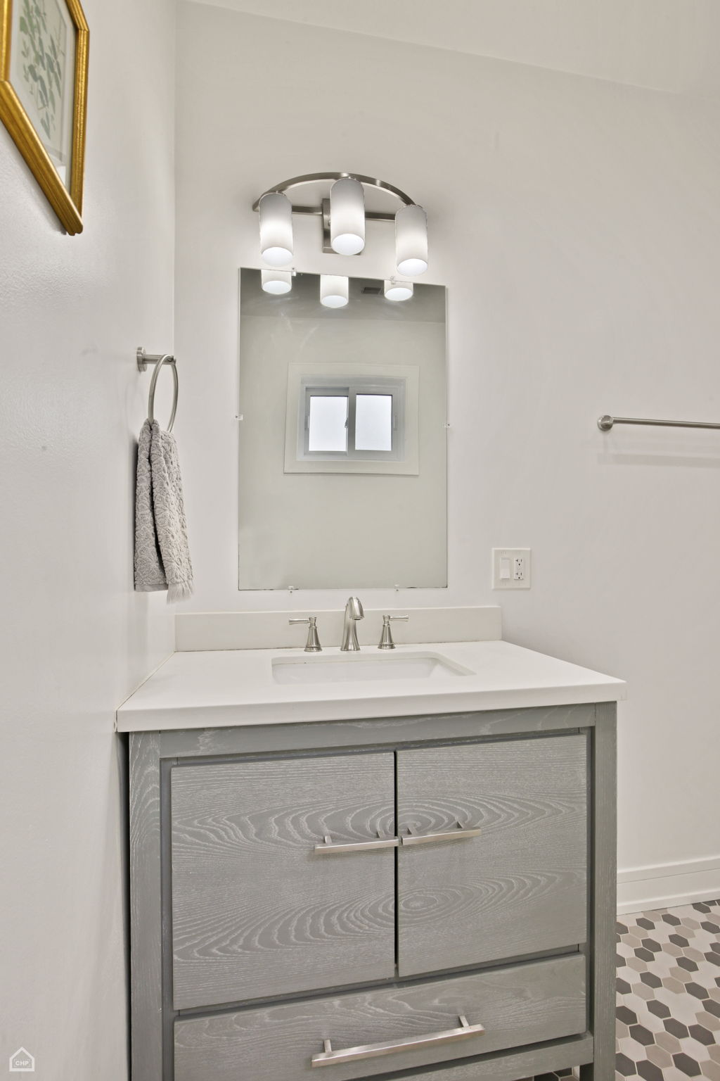 4504 N Keokuk Ave_023