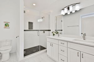 4504 N Keokuk Ave_019