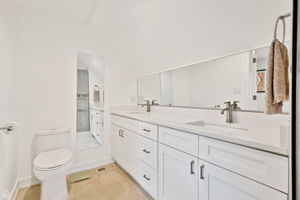 4504 N Keokuk Ave_036