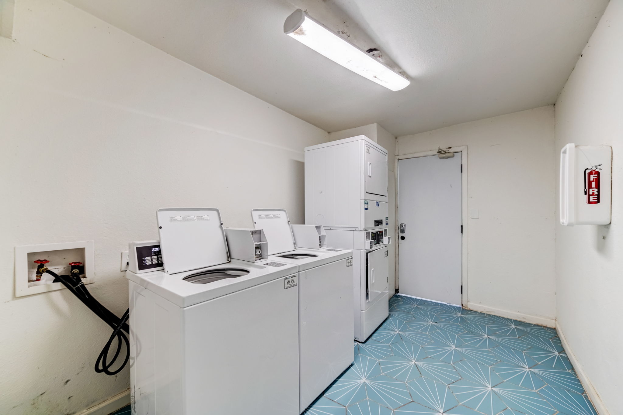 Speedway Laundry Room-001