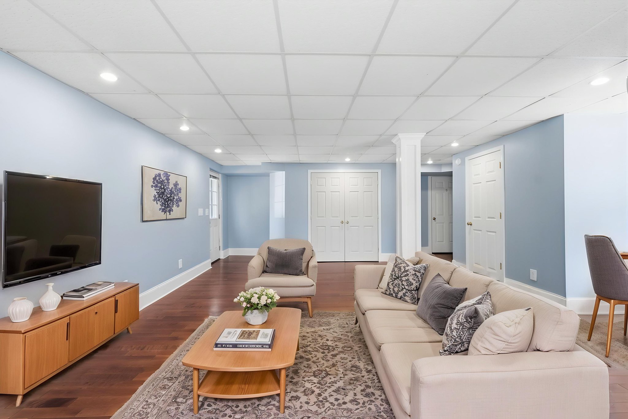 DSC09794 virtually staged.jpeg