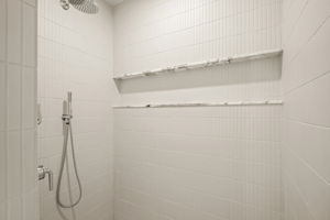  Photo 51