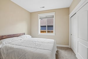 NE 121st St-S1006-040.jpg