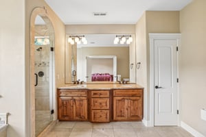 NE 121st St-S1006-048.jpg