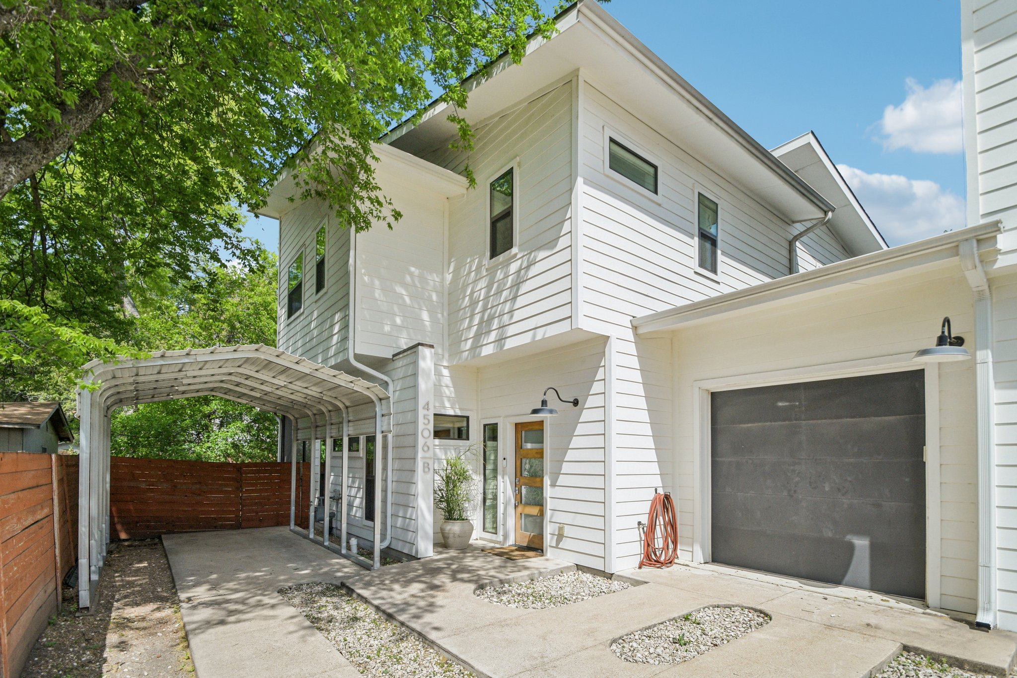 Russell Dr B-S2603-002.jpg