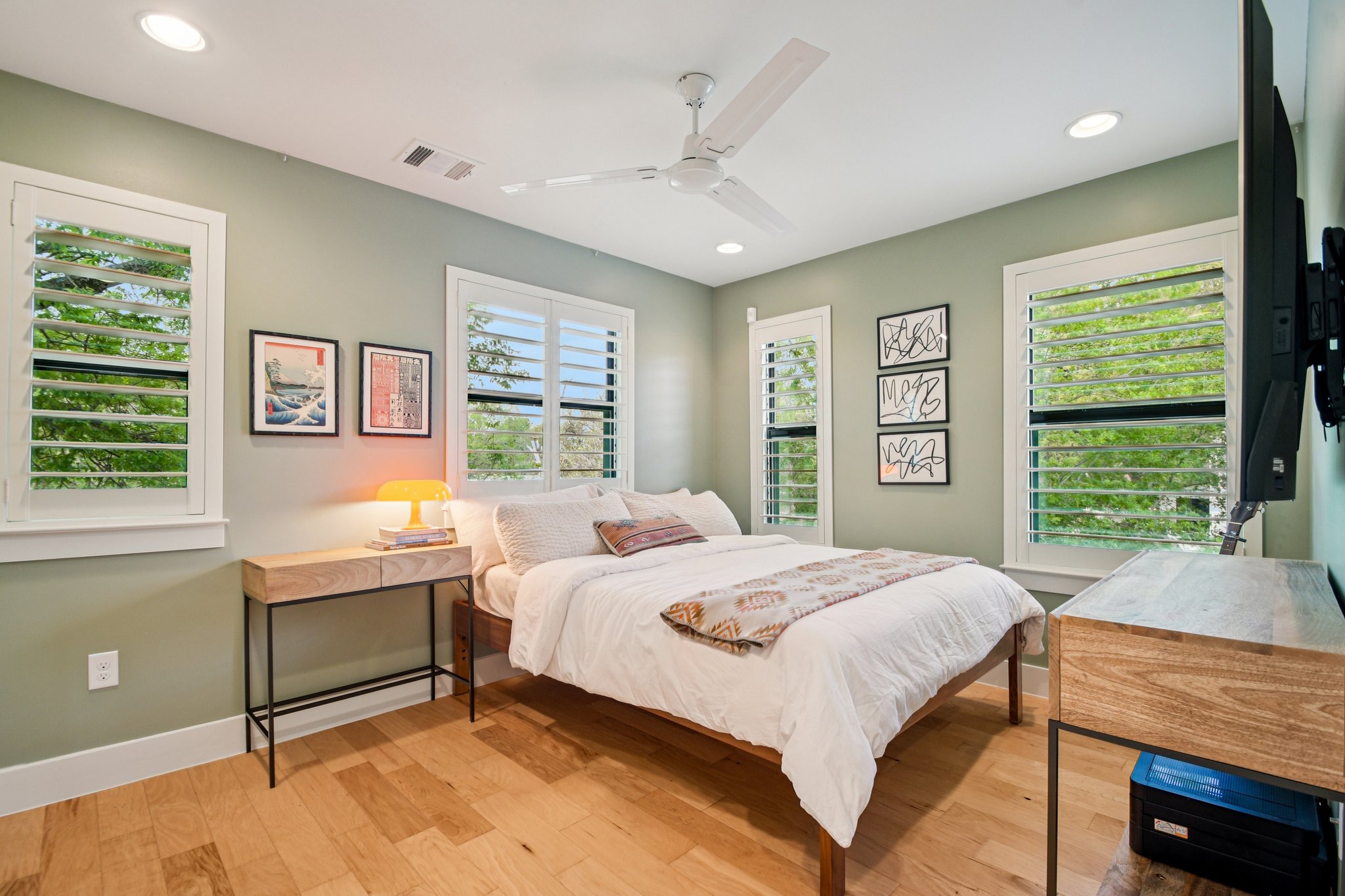 Russell Dr B-S2603-024.jpg