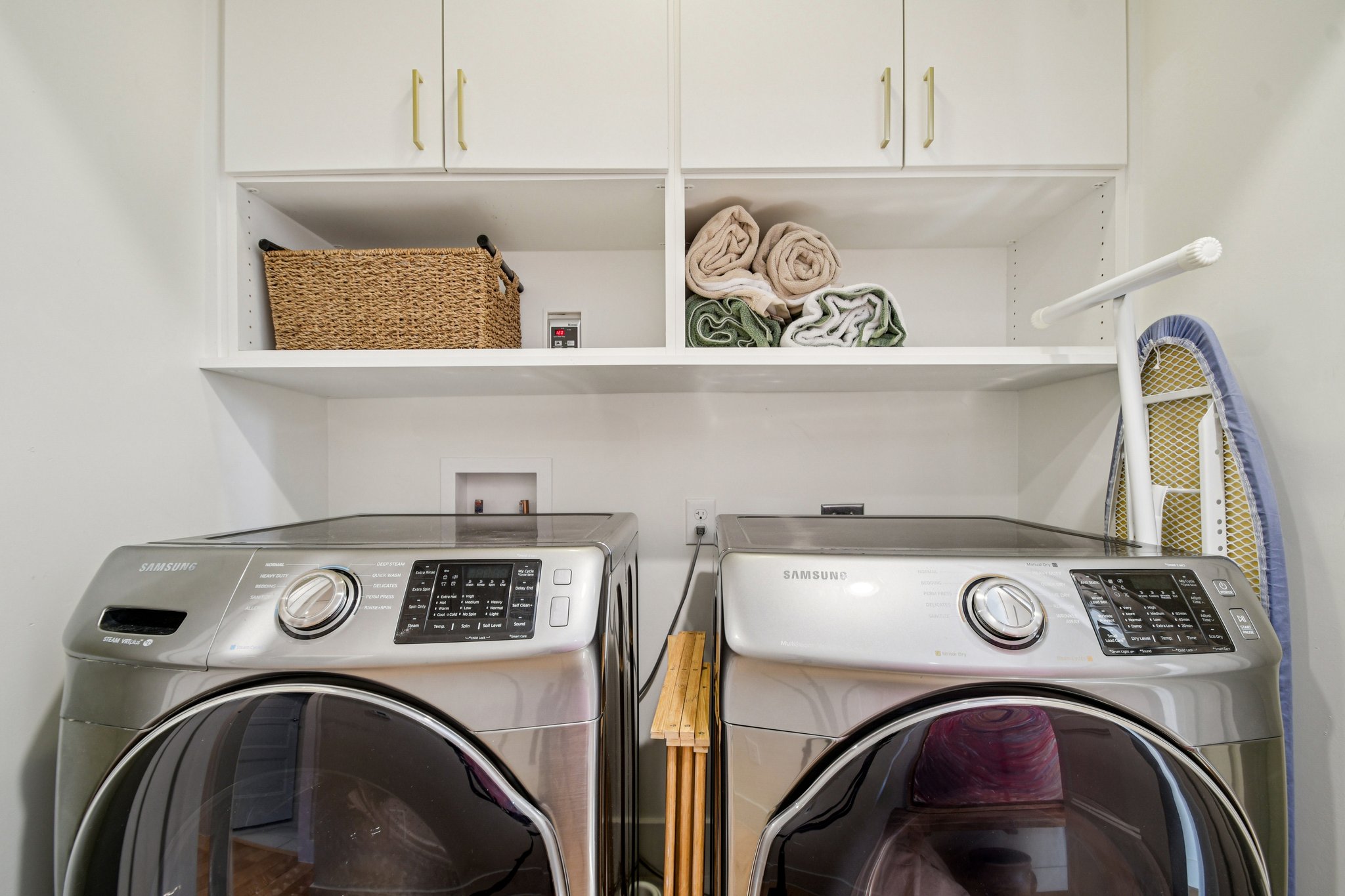 Russell Dr B-S2603-029.jpg