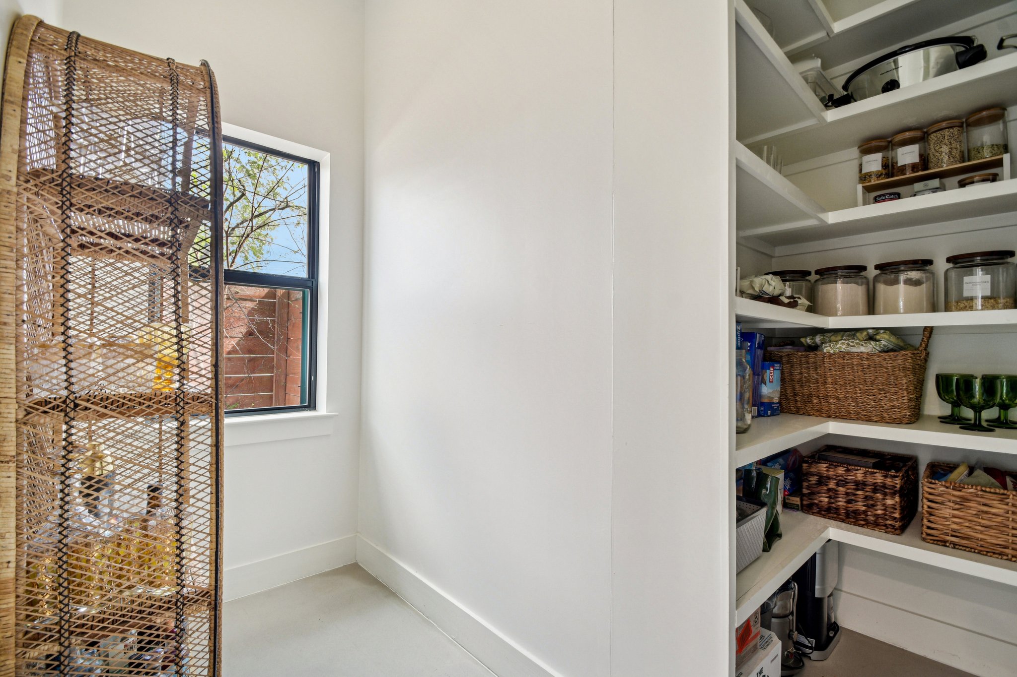 Russell Dr B-S2603-030.jpg