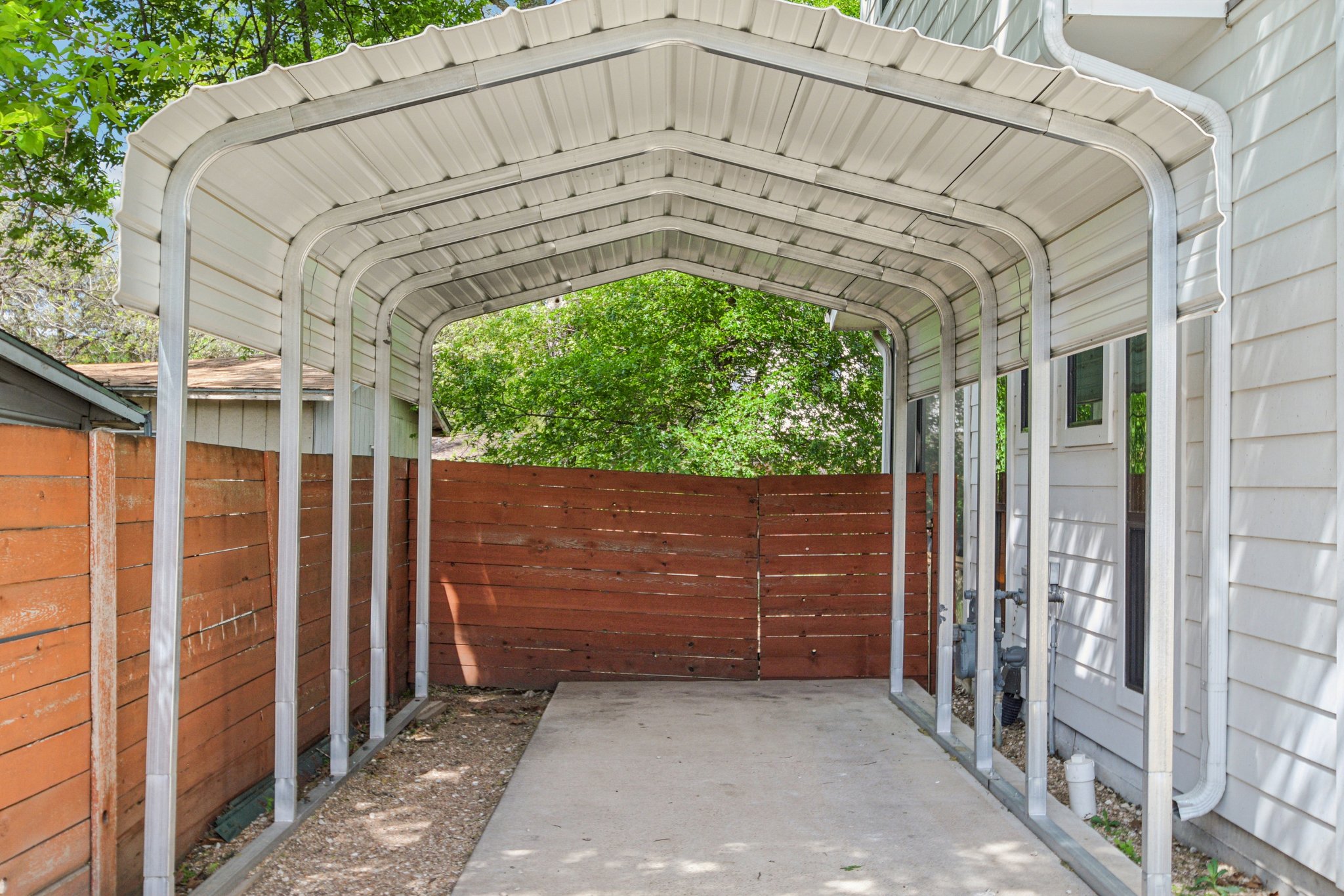 Russell Dr B-S2603-035.jpg