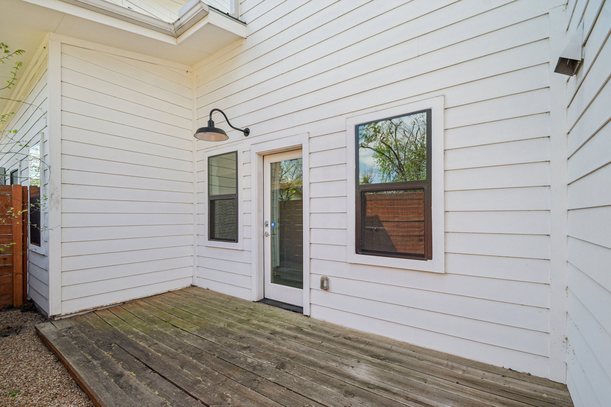 Russell Dr B-S2603-036.jpg