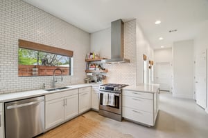 Russell Dr B-S2603-013.jpg