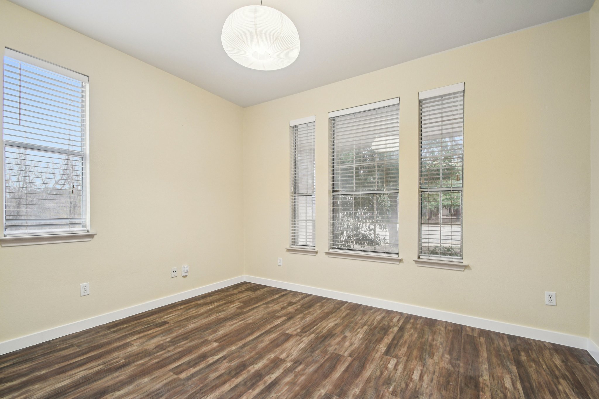 Chesney Ridge Dr-S1001-011.jpg