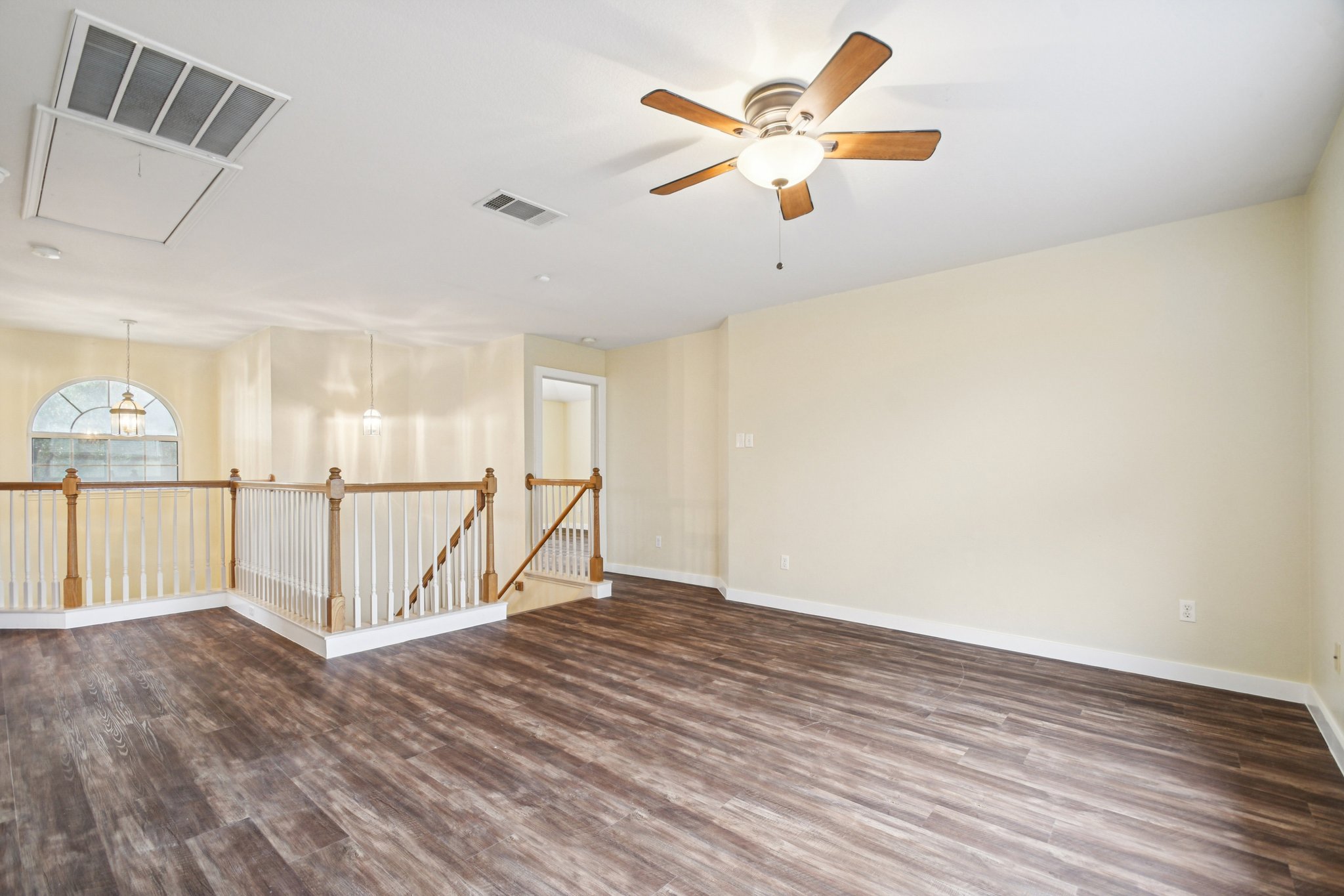 Chesney Ridge Dr-S1001-015.jpg