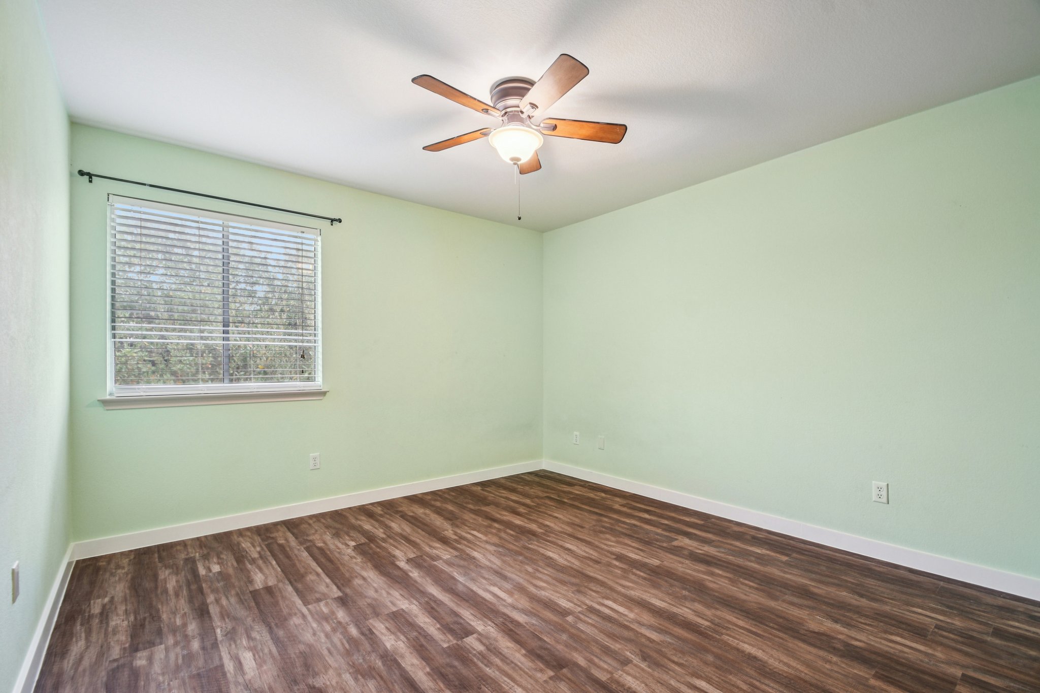 Chesney Ridge Dr-S1001-023.jpg