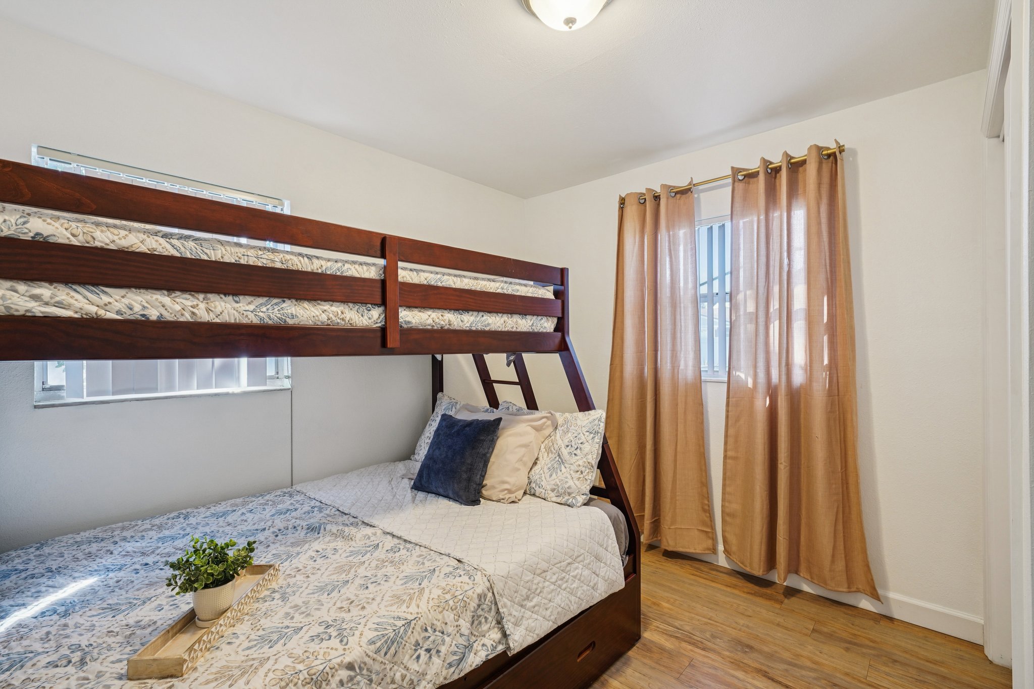 W Pearl Ave-S0302-021.jpg