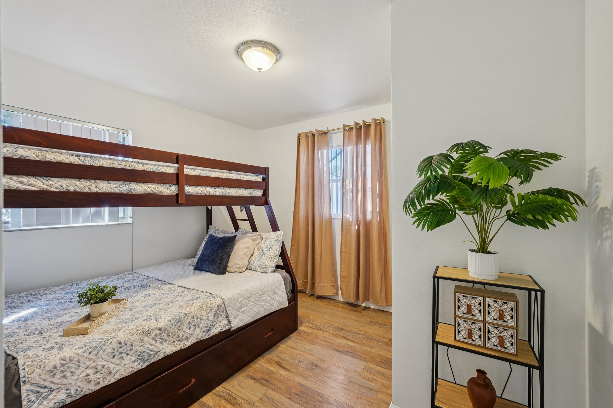 W Pearl Ave-S0302-022.jpg